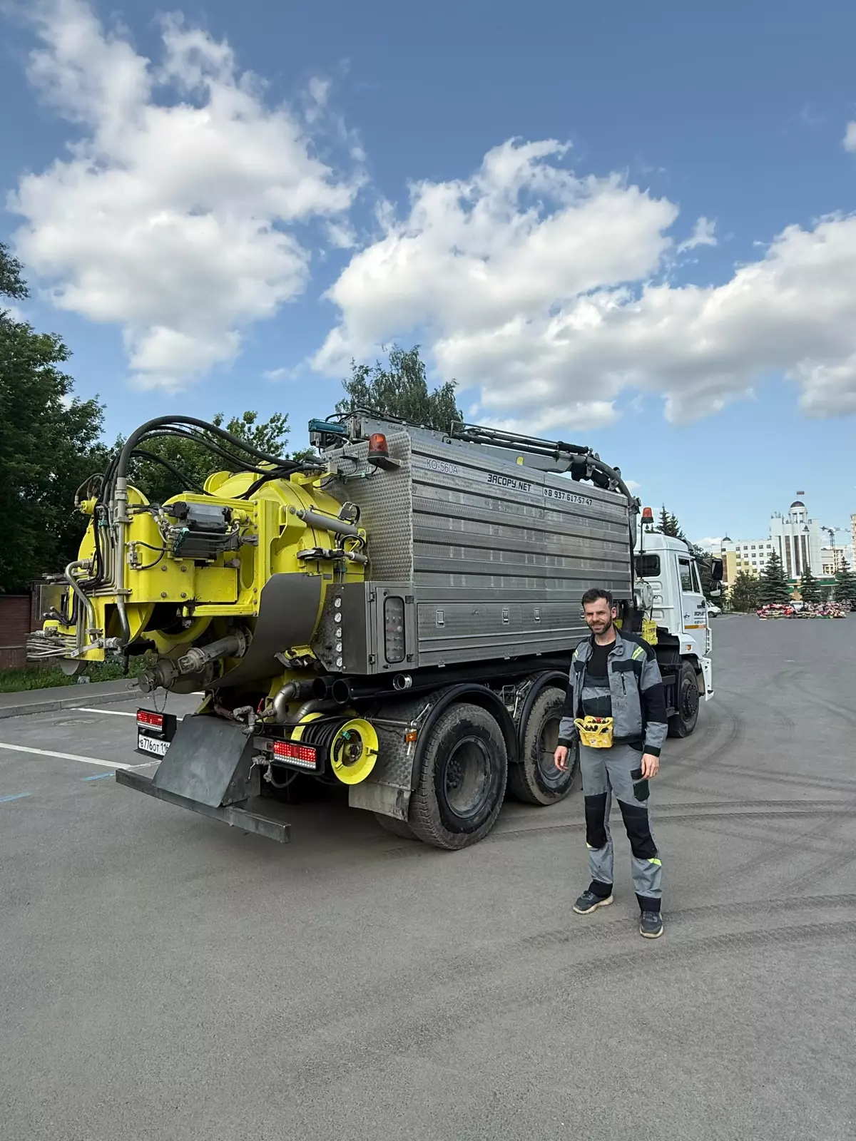 Комбинированная каналопромывочная машина для промышленных предприятий