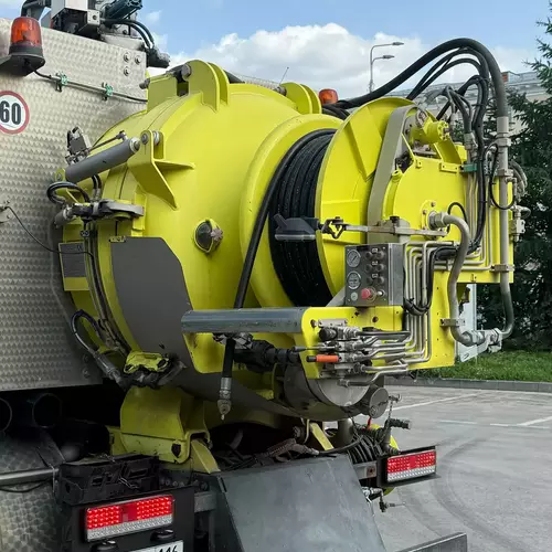 Комбинированная каналопромывочная машина для коммунального хозяйства